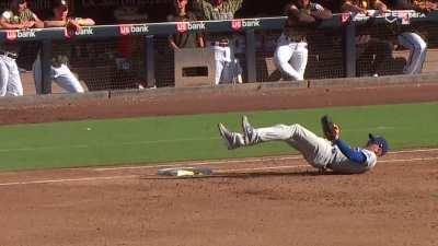 [Highlight] [Highlight] Freddie Freeman with a brilliant scoop to finish up the double play