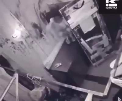 Dude plays horror games prank on his bro 💀🤣🤣