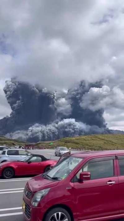 Volcanic eruption in Mt. Aso, Japan [Credit: u/Alarmed_Ride7090]