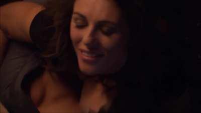 Elizabeth Hurley - Gossip Girl(S5 E19)