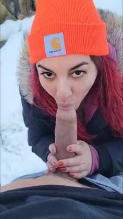 my queen working my cock on our hike 🥰 full videos on our OF ! www.onlyfans.com/sugarbellz