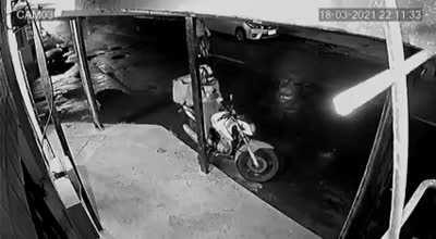 When Robbing A Food Delivery Guy Goes South...