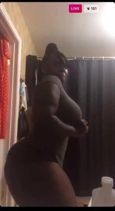 Her live from last night🔥