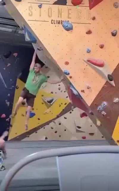 Kids should seriously stop this kinda careless running around! 