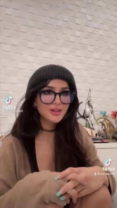 That hip movement! 😍