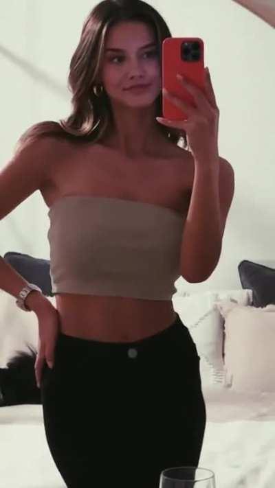 Instagram Story 03.03.2023 - leaning out...