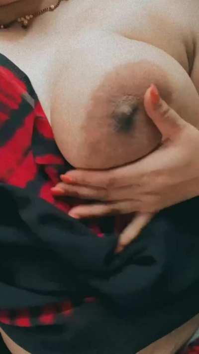 Just my natural Indian tits 😍