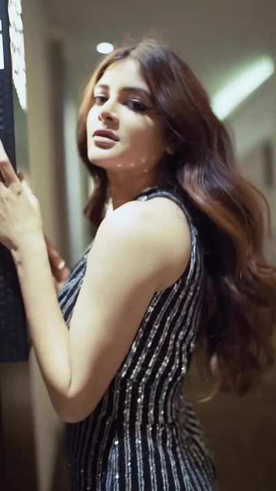 কে কে Madhumitar মধু খেতে চাও?