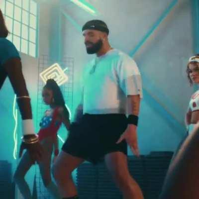 CLB listeners 🥺💕 vs. Donda enjoyers ⬛️🔥