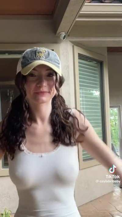 Look at that 😻 mound!     @caylabribaby