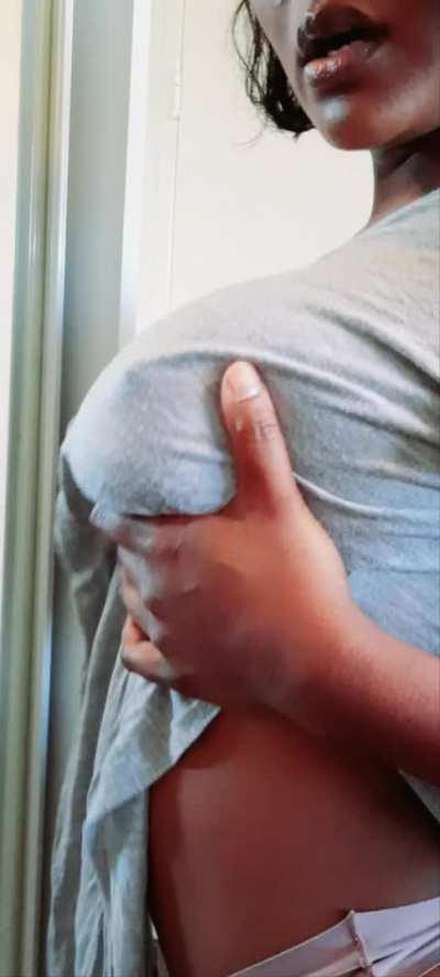 Hi I'm ebony_sorceress busty milf