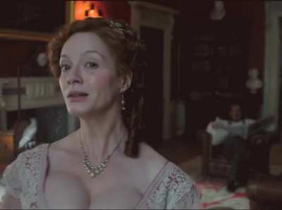 Christina Hendricks, Cleavage