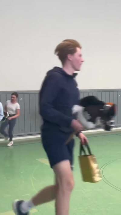 Ich bin 14 und mache bestes Nr. 1 Hobbyhorsing gegen 4 Klässler