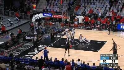 [Highlight] Paul George makes Porzingis wobbly, gets the and-1