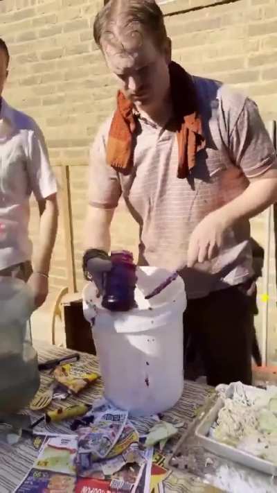 White guys imitating Indians making street food. 
This is the funniest thing I’ve seen all year. 