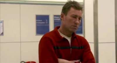 Moderator r/Romania prins făcând trafic de carne moartă pe Aeroportul Heathrow din Londra