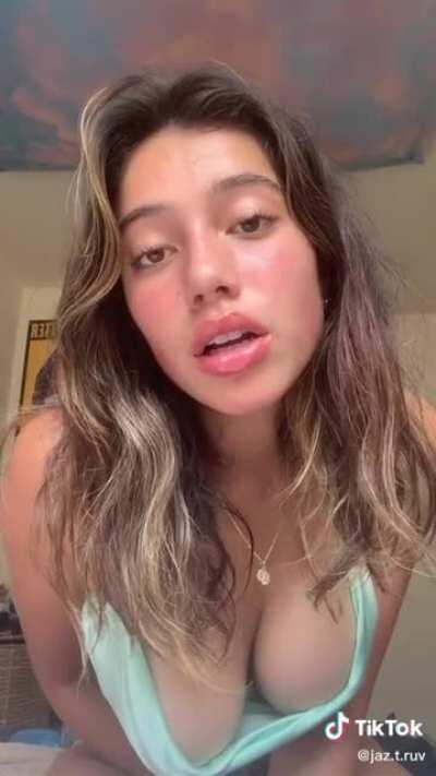 Such nice downblouse