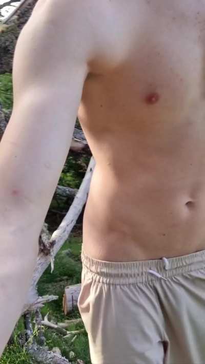 Can't live a day without freeballing😎 Any health risks? 😏