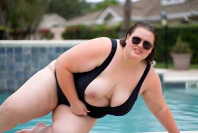 Angry mom at the pool