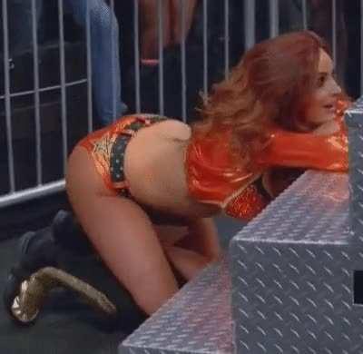 Maria Kanellis on her knees