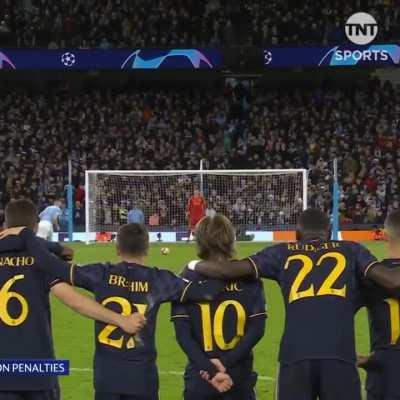 Rudiger telling Lunin which way Kovacic was going to put his penalty