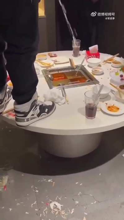 17 years old bro pees into the hot pot while he is drunk
