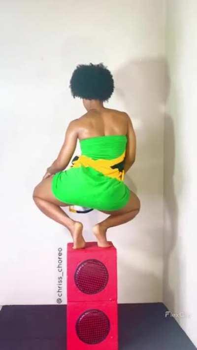A sexy compilation of Christina (@chriss_choreo)