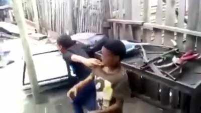 Vazou greninja e mucalol brincando na infancia