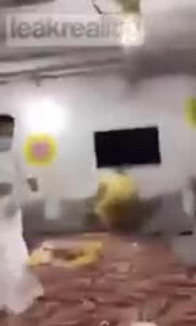 Hungry Arab and a Banana Prank, LOL