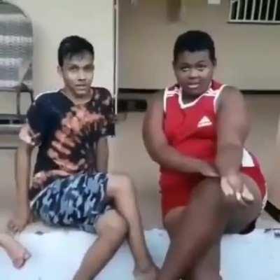 Me and my duo playing Draven & Thresh for the first time and getting flamed for losing our turret in the first 7 min