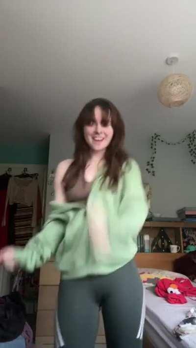 Laura_anne_tiktok - Video #8936