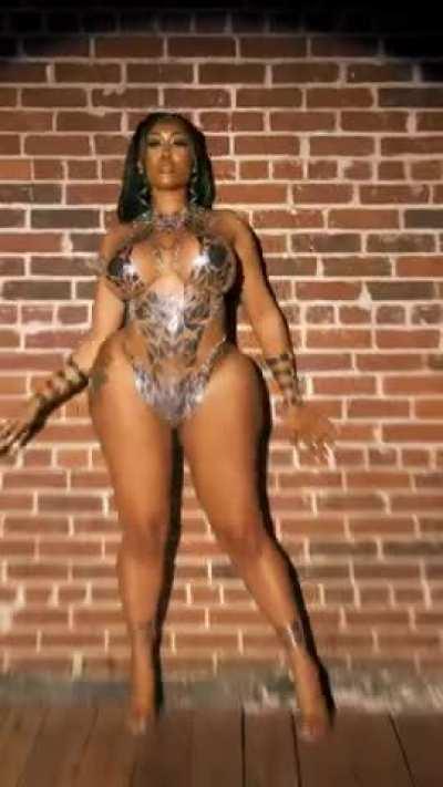 I think we all can agree MM is a bad bitch. I love the upgrade!