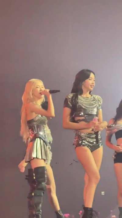 BLACKPINK • LISA 👉🏻 LOVESICK GIRLS 中