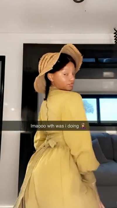 Halle just being Halle 😂 | via Snapchat