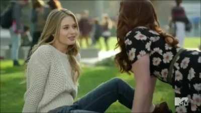 Rita Volk & Katie Stevens in ‘Faking it’