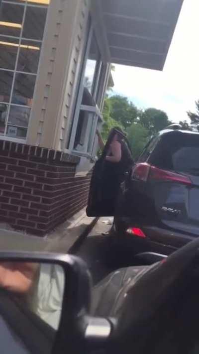 Woman at Dunkin gets Justice