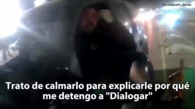 El cantante de La Mancha de Rolando, Manuel Quieto, le tiró la camioneta a un motociclista, atropelló su moto y se dió a la fuga