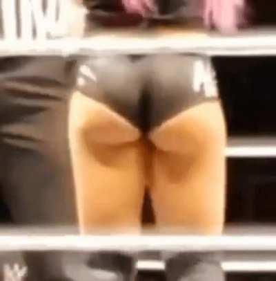 Alexa's booty