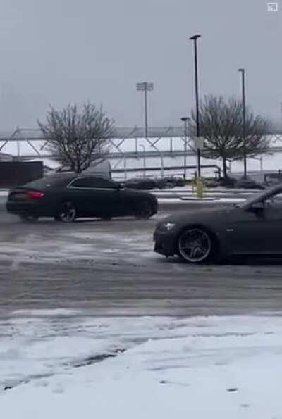 Drifting Audi vs Lamp Post
