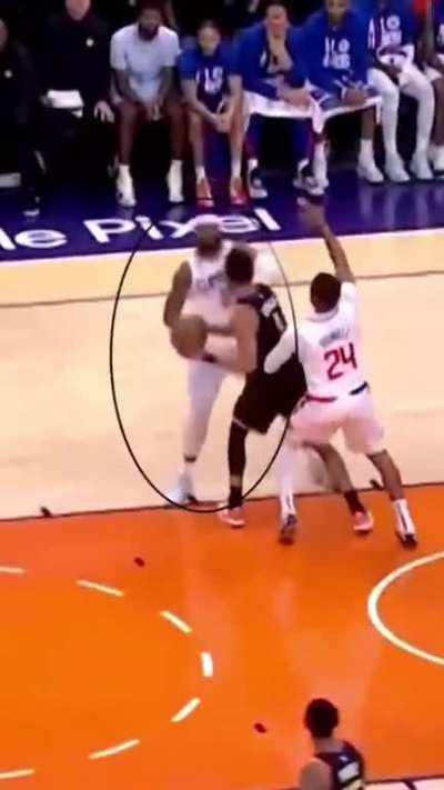 Morris still looking for Devin Booker 🥸