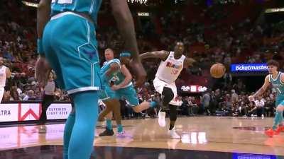 [Highlight] Bam Adebayo slams it down through the contact from Kelly Oubre Jr.