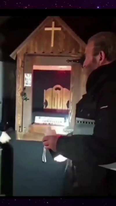 There Change the Case from the Annabelle doll 