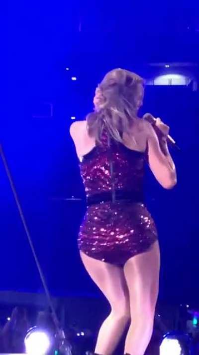 Her sexy signature drop