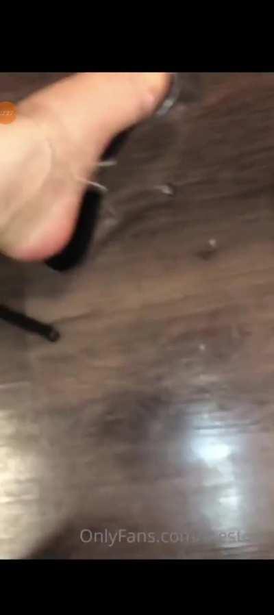 @Loestoes heels tease