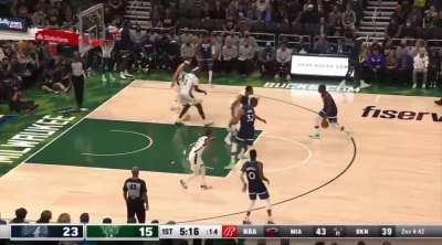 [Highlight] ANT with the 3 over Giannis