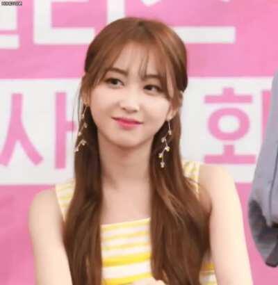 ELRIS - Yukyung cute wink