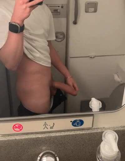 19 gay hard on airplane🤤