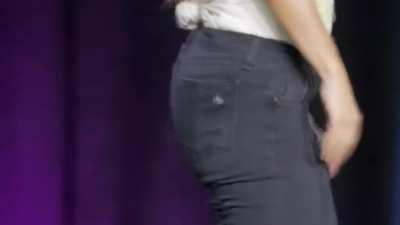 Shakiras Butt in this Jeans are soooooo fu*king HOT !!!! #GoDdES