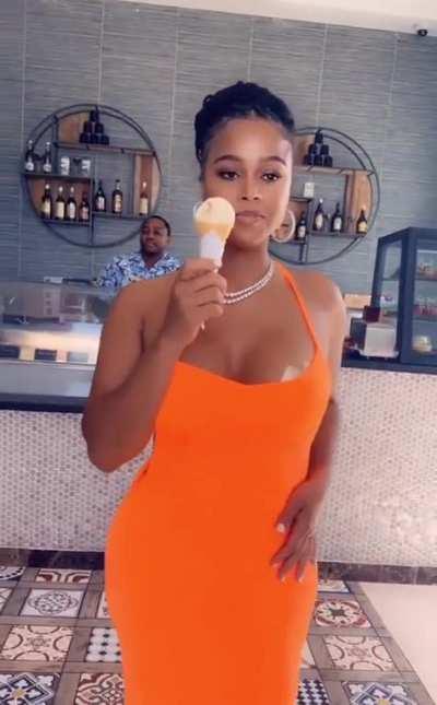 Kiyomi Leslie (Reality Star)