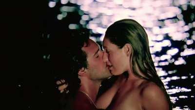 Kelly Brook - Survival Island (2005)